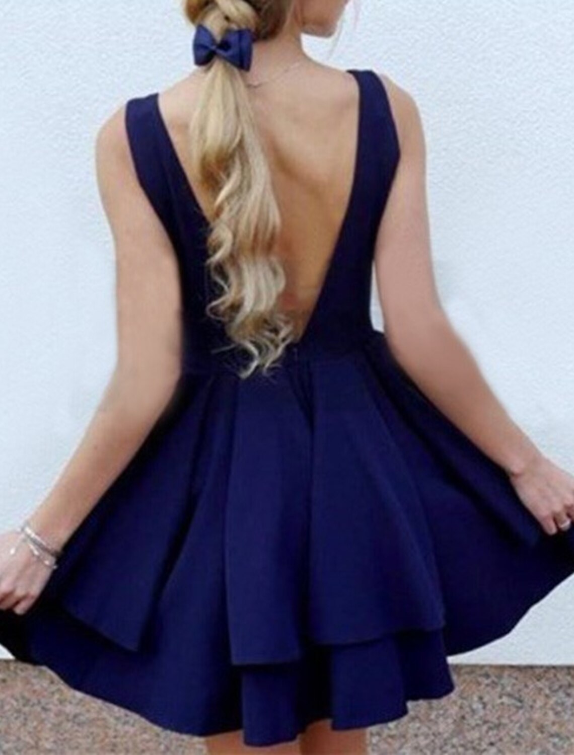 Abiti da ballo a trapezio, abito nero, abito da festa, laurea, corto/mini, senza maniche, scollo a V, raso con volant